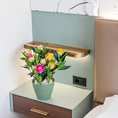 The View - Mimosa, Luxury, Central, Free Parking * Sarandë