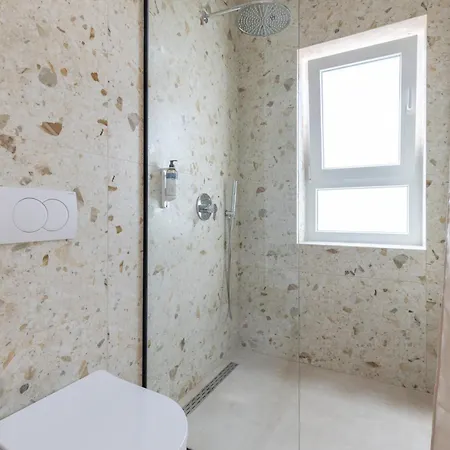 The View - Mimosa, Luxury, Central, Free Parking Sarandë