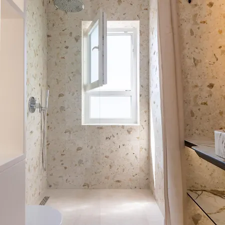 The View - Mimosa, Luxury, Central, Free Parking Apartment